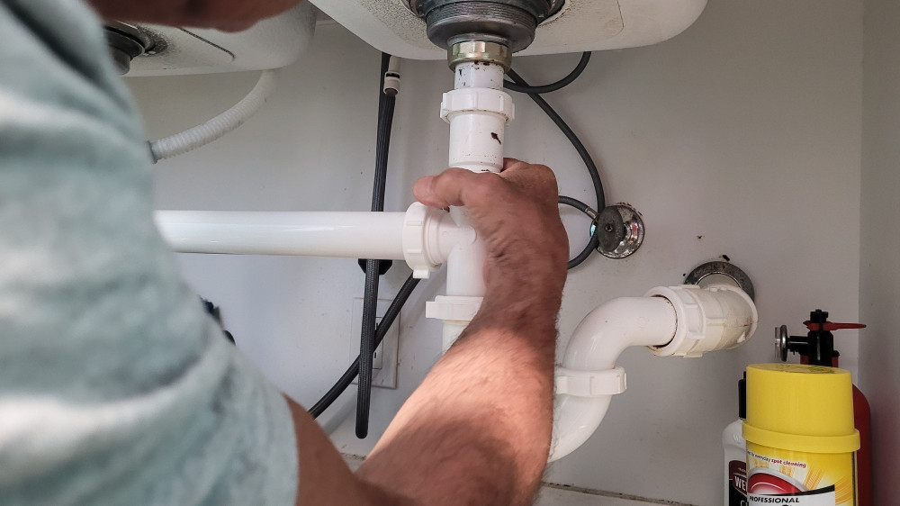 Les travaux de plomberie indispensables à confier à un professionnel