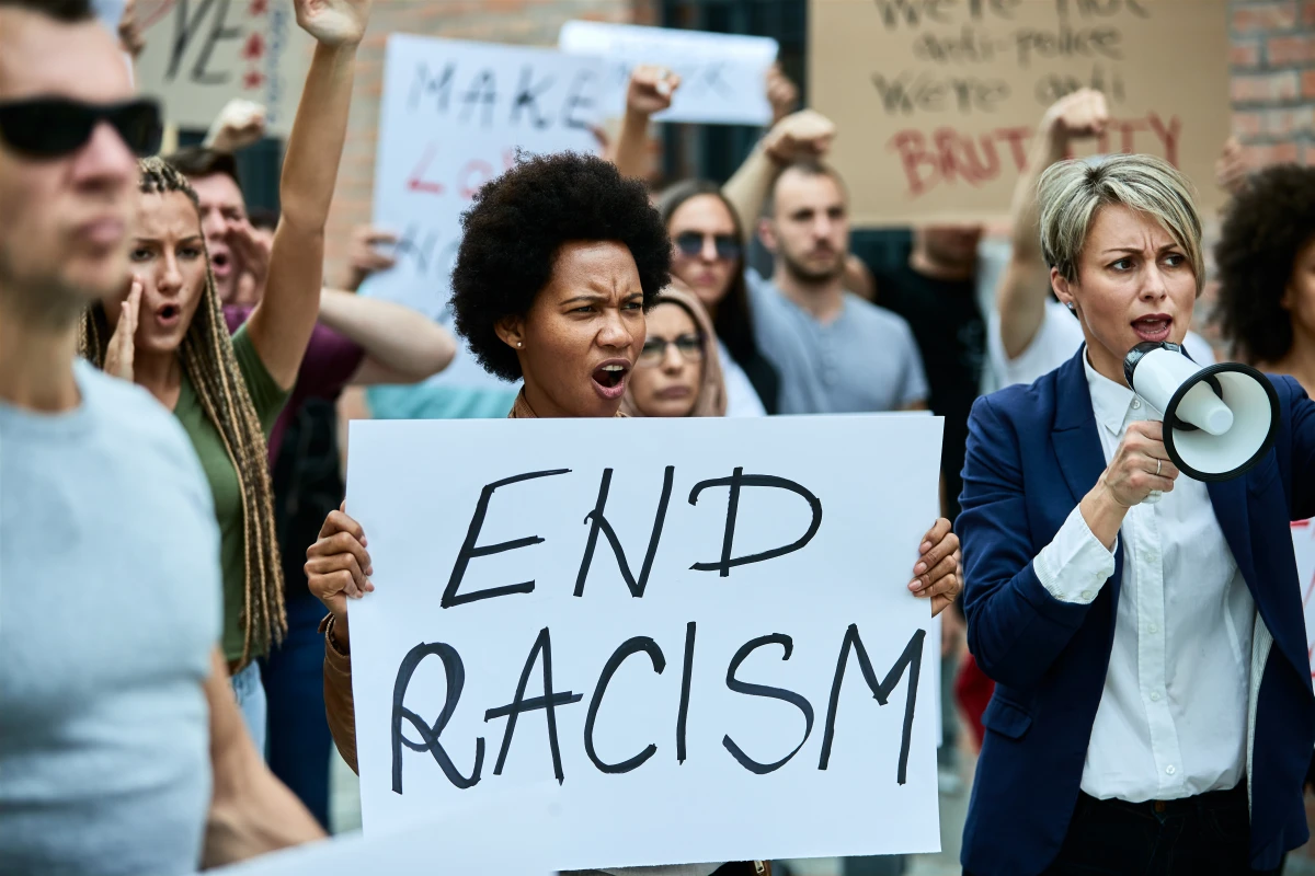 Les nouvelles formes de protestation sociale : entre innovation et radicalisation